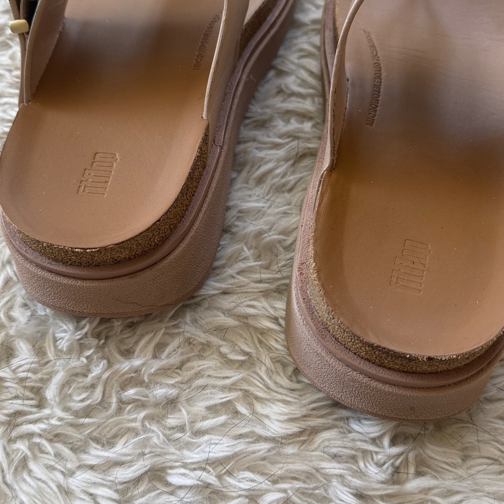 FitFlop GEN-FF Buckle Leather Toe-Post Sandals - Picture 4 of 7